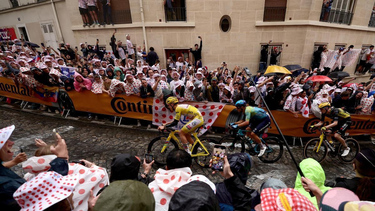 Tadej Pogacar, en una de las ascensiones a Montmartre.