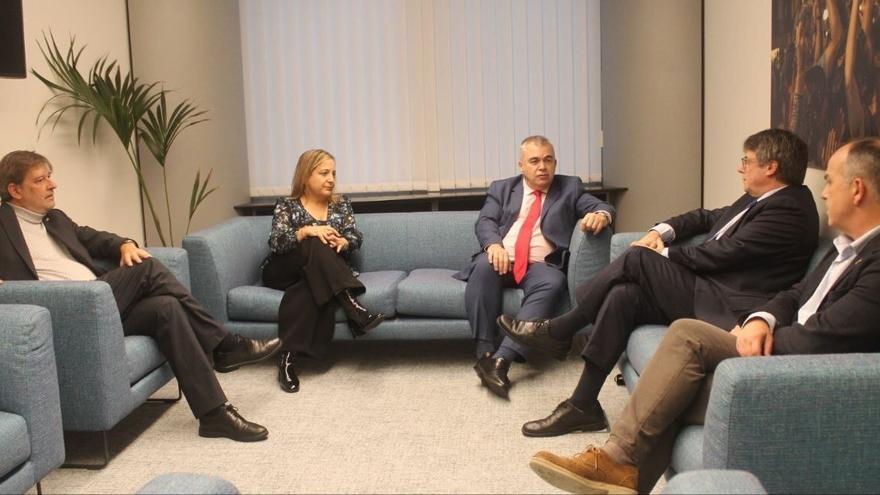 Reunión entre Santos Cerdán y Puigdemont en Bruselas.