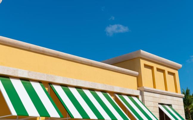 Los toldos pueden llegar a bajar hasta 4ºC la temperatura de la casa.