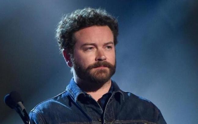 El actor Danny Masterson, es reconocido por protagonizar la serie "Aquellos maravillosos 70".