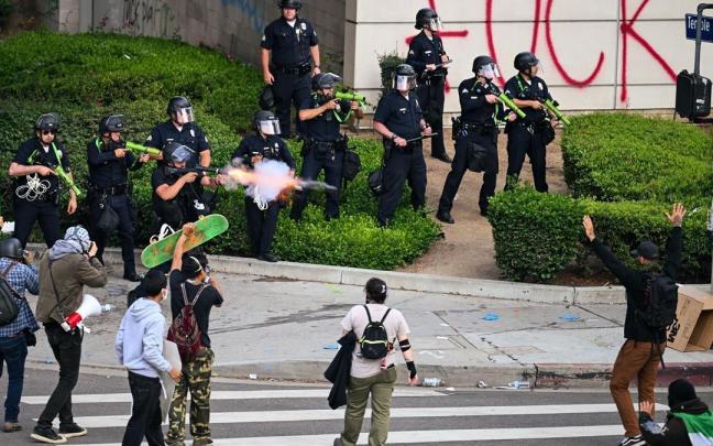 Las redadas contra migrantes desatan una ola de protestas en Los Ángeles / Archivo Las redadas contra migrantes desatan una ola de protestas en Los Ángeles