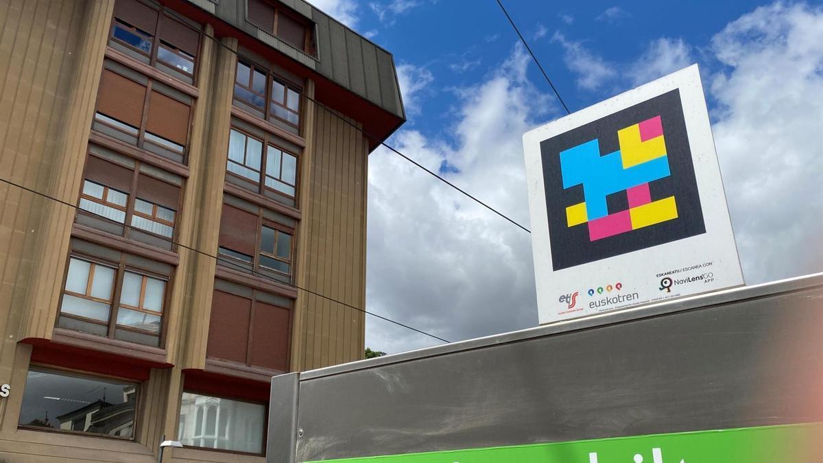 Tuvisa ikusmen desgaitasuna dutenentzako NaviLens teknologia ezarriko du autobusetan eta geltokietan.