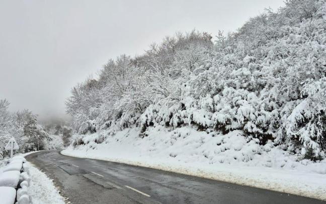 Estampa invernal de Bernedo en noviembre de 2025