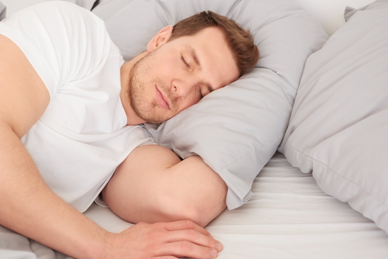 Una persona durmiendo. FREEPIK