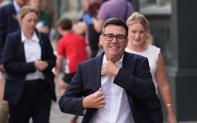 Andy Burnham asumirá mañana la jefatura de Gobierno británico