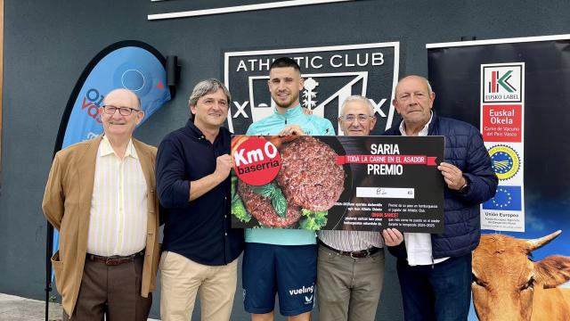 Oihan Sancet recibe el premio BASERRIA KM0 a través de Onda vasca
