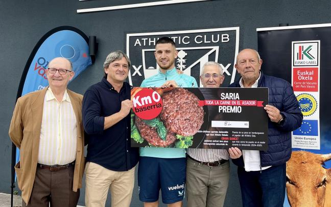 Oihan Sancet recibe el premio BASERRIA KM0 a través de Onda vasca