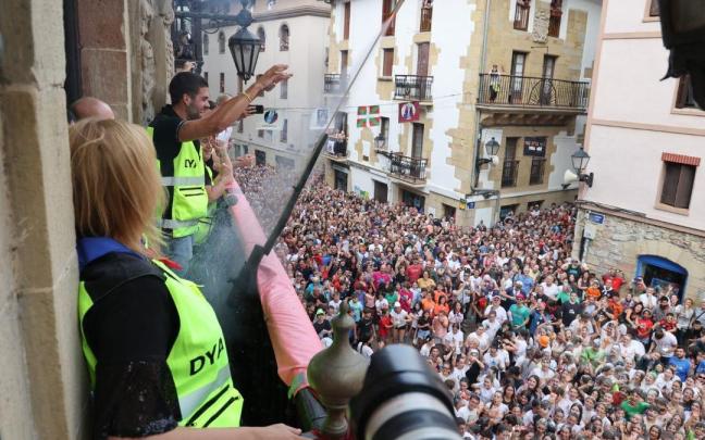 Chupinazo de madalenas / Iker Azumendi Chupinazo de madalenas