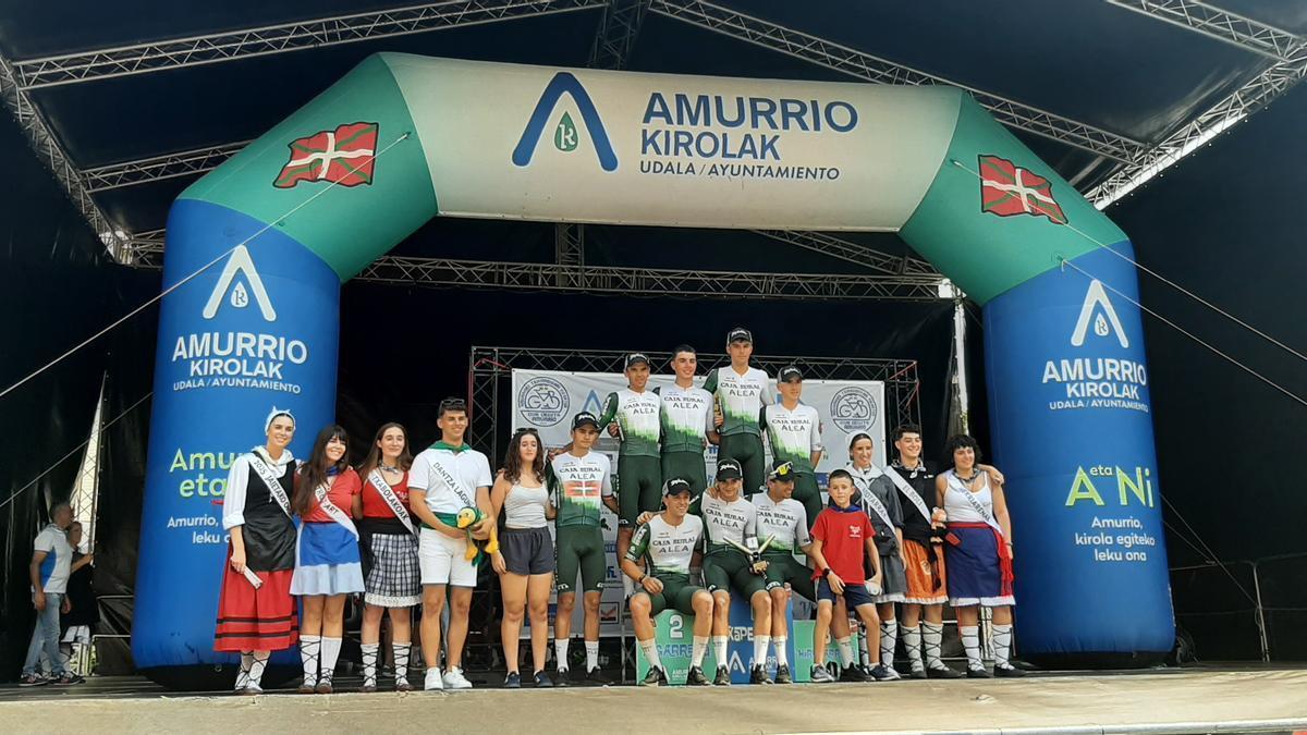 El arco hinchable de Amurrio Kirolak es ya un clásico en multitud de actos deportivos
