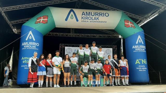 El arco hinchable de Amurrio Kirolak es ya un clásico en multitud de actos deportivos