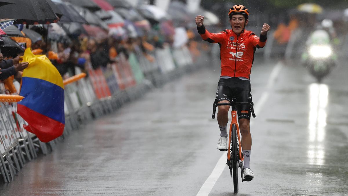 August, vencedor de la última etapa de la Itzulia en Bergara.