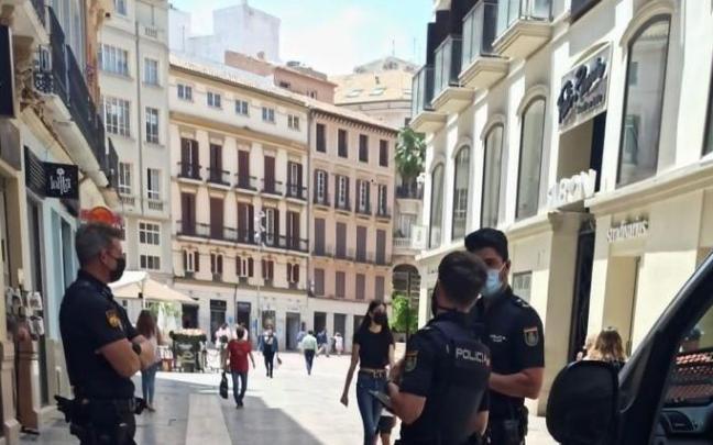 Agentes de la Policía Nacional en el centro de Málaga. / EP Agentes de la Policía Nacional en el centro de Málaga.