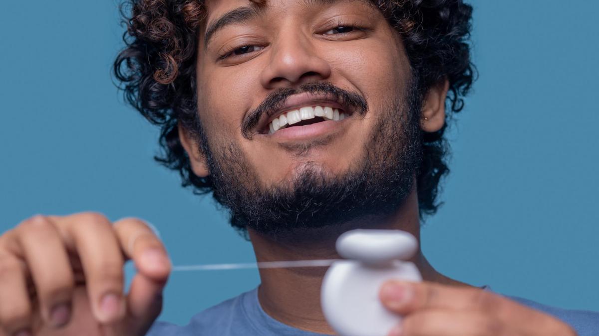 El hilo dental, mejor antes del cepillado