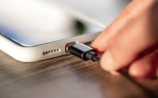 El cargador de Ikea que cuesta menos de 4 euros y sirve para iPhone y Android