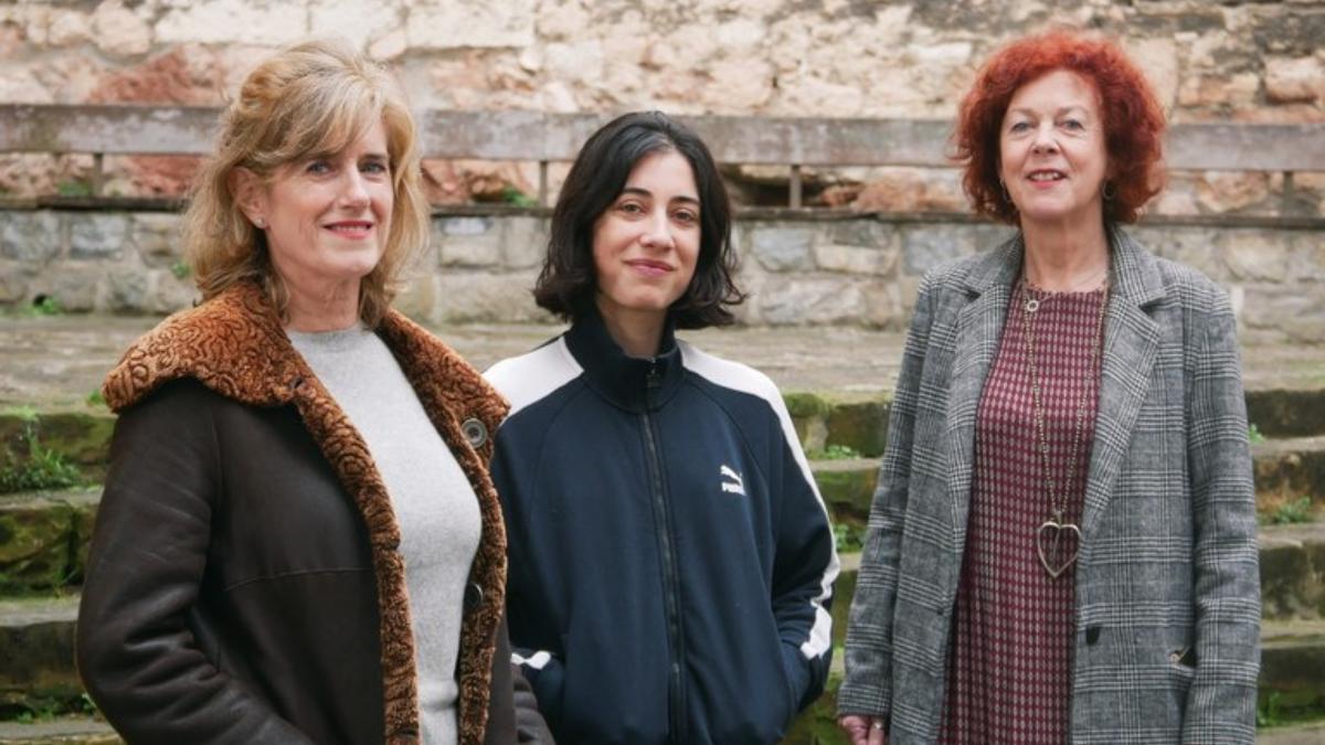 Marina Bidasoro, concejala de Cultura, Alba Lozano, cineasta, y Miriam Romatet, técnica de Cultura.