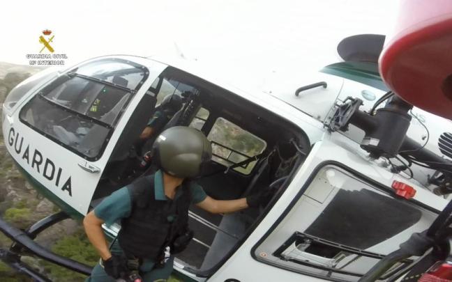Helicóptero de la Guardia Civil durante una operación de rescate / Guardia Civil Helicóptero de la Guardia Civil durante una operación de rescate