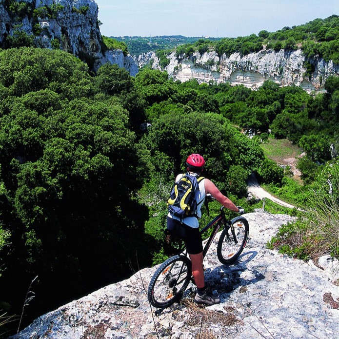Camí de Cavalls en bicicleta.