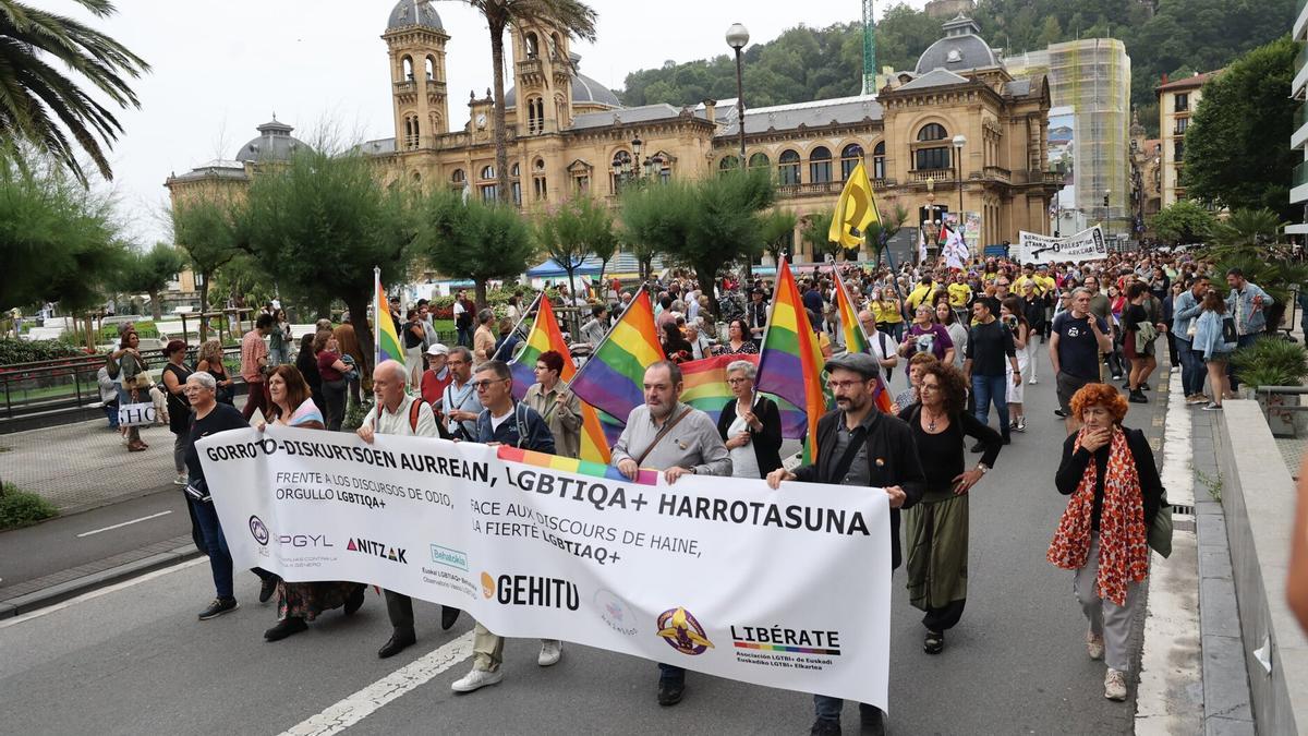 Manifestación en el Día del Orgullo LGTBI de 2024 en Donostia.
