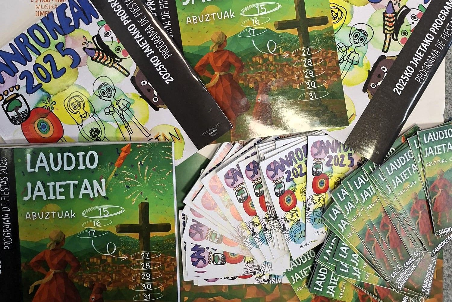 Diferentes formatos en los que se ha impreso el programa de los San Roques de Laudio 2025