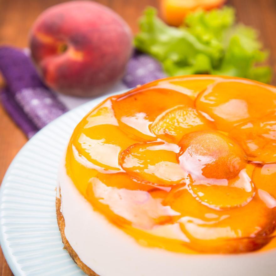 Pastel frío de melocotón.