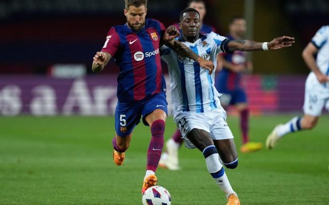 FC Barcelona-Real Sociedad: las mejores jugadas. / ALEJANDRO GARCÍA / EFE