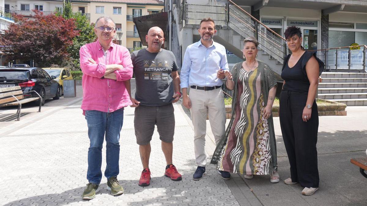 Acto de entrega de las llaves del local