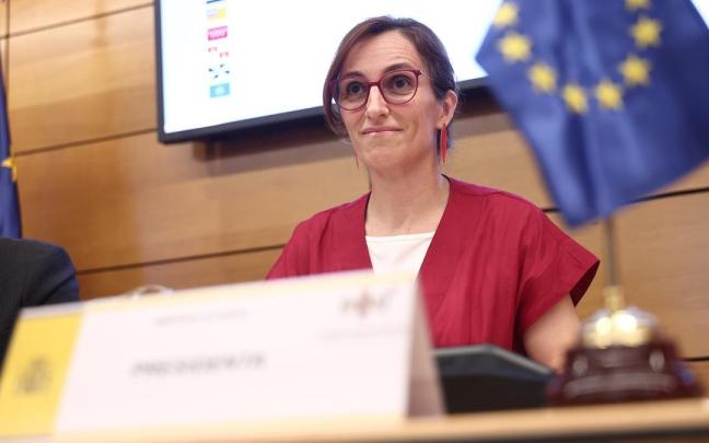 La ministra de Sanidad, Mónica García, durante la reunión extraordinaria del pleno del Consejo Interterritorial.