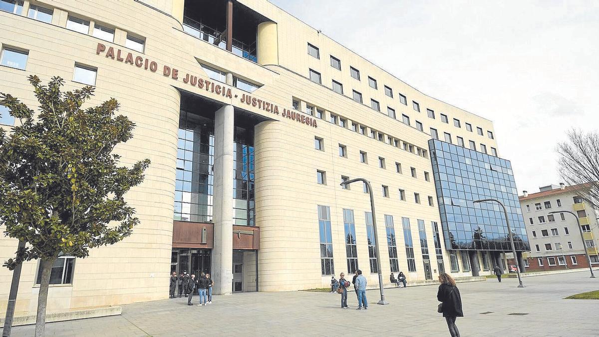 Fachada del Palacio de Justicia de Pamplona. | FOTO: IÑAKI PORTO