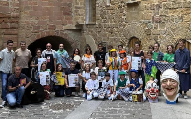 Presentación del programa de las fiestas Salbatore de Getaria.
