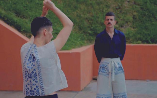 ‘Batu’ es la primera de las piezas que presenta ‘Dantza Gaua’. ‘Batu’ es la primera de las piezas que presenta ‘Dantza Gaua’.