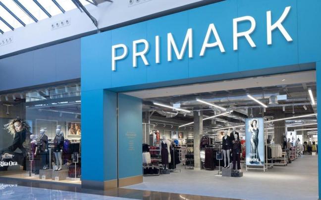 Imagen de la entrada a un establecimiento de Primark
