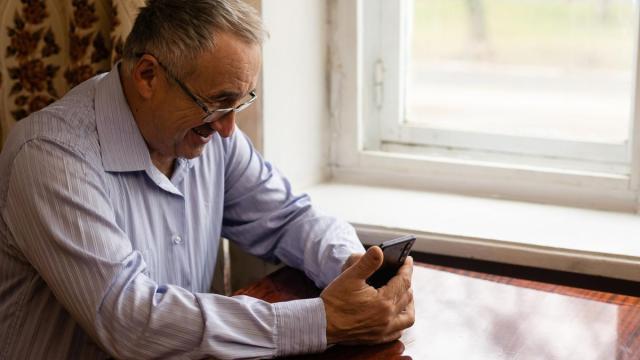 Un hombre pide ayuda a ChatGPT para mejorar su dieta.