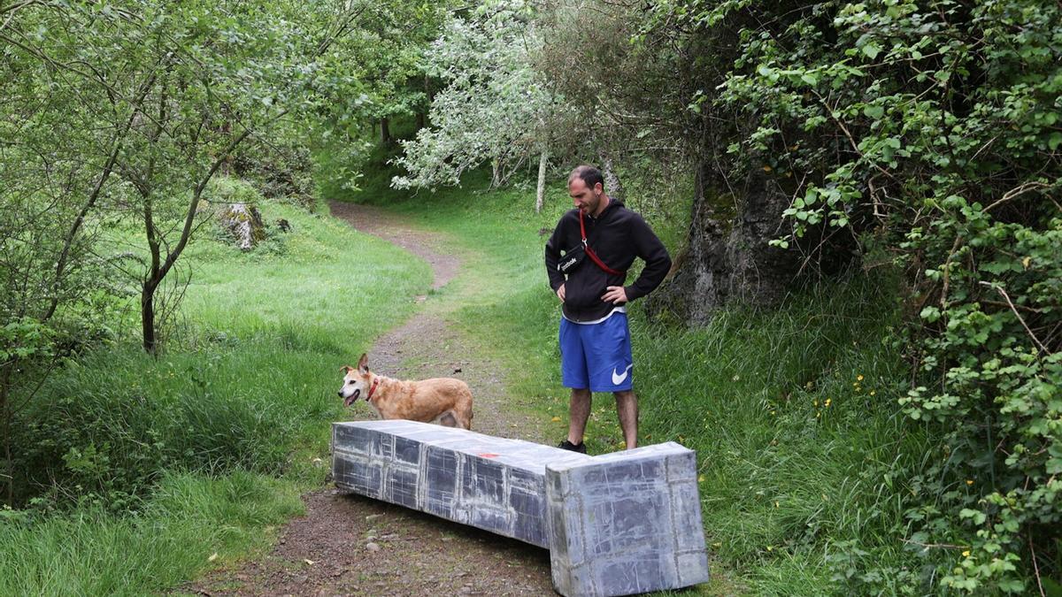 Una de las piezas atacadas en el Parque esculturas de La Arboleda.