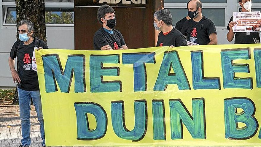 Concentración de LAB con motivo de la negociación del convenio del Metal de Gipuzkoa