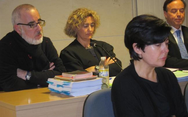 Alfonso Basterra declarando en el juzgado junto a Rosario Porto.