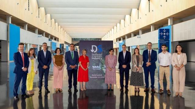 Representantes institucionales en la presentación del evento DS-Industry hoy en BEC