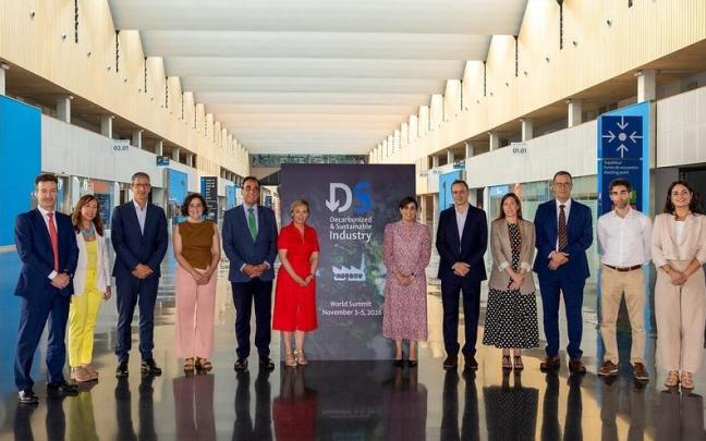 Representantes institucionales en la presentación del evento DS-Industry hoy en BEC