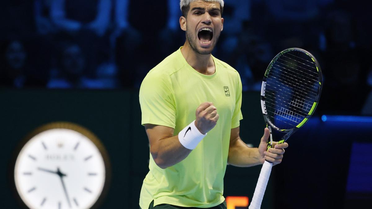 Carlos Alcaraz celebra un punto