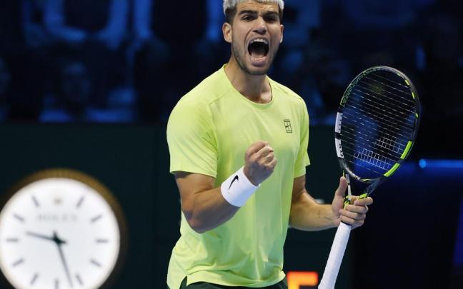 Carlos Alcaraz celebra un punto