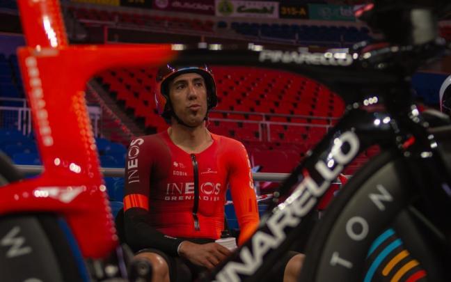 Omar Fraile, que afronta su última participación en la Itzulia, espera su turno para la crono. / Ineos Omar Fraile, que afronta su última participación en la Itzulia, espera su turno para la crono.