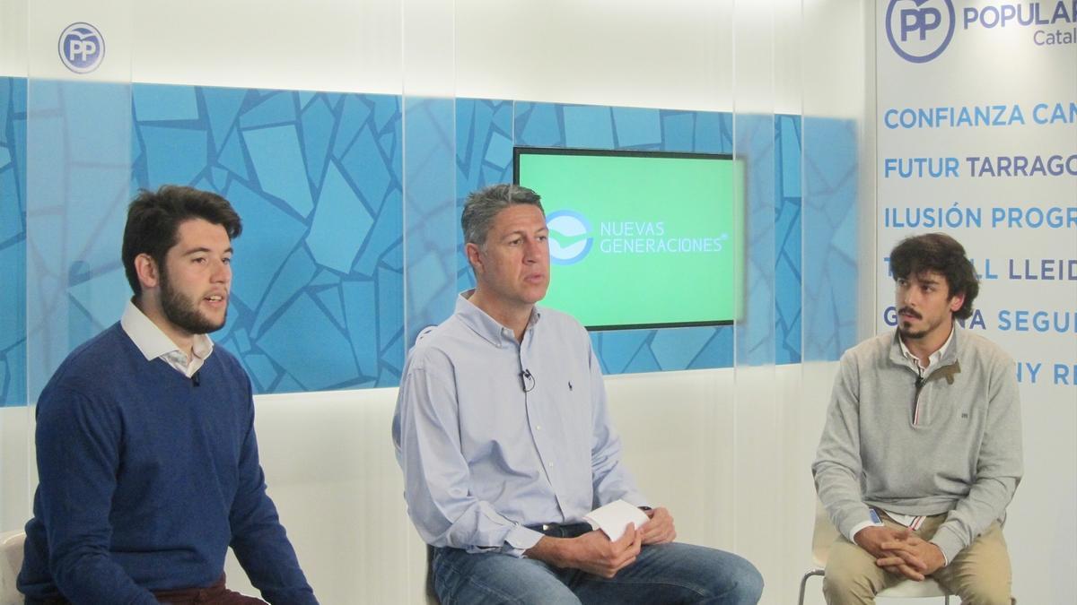 A la izquierda, Carlo G. Angrisano, ya exmilitante del PP