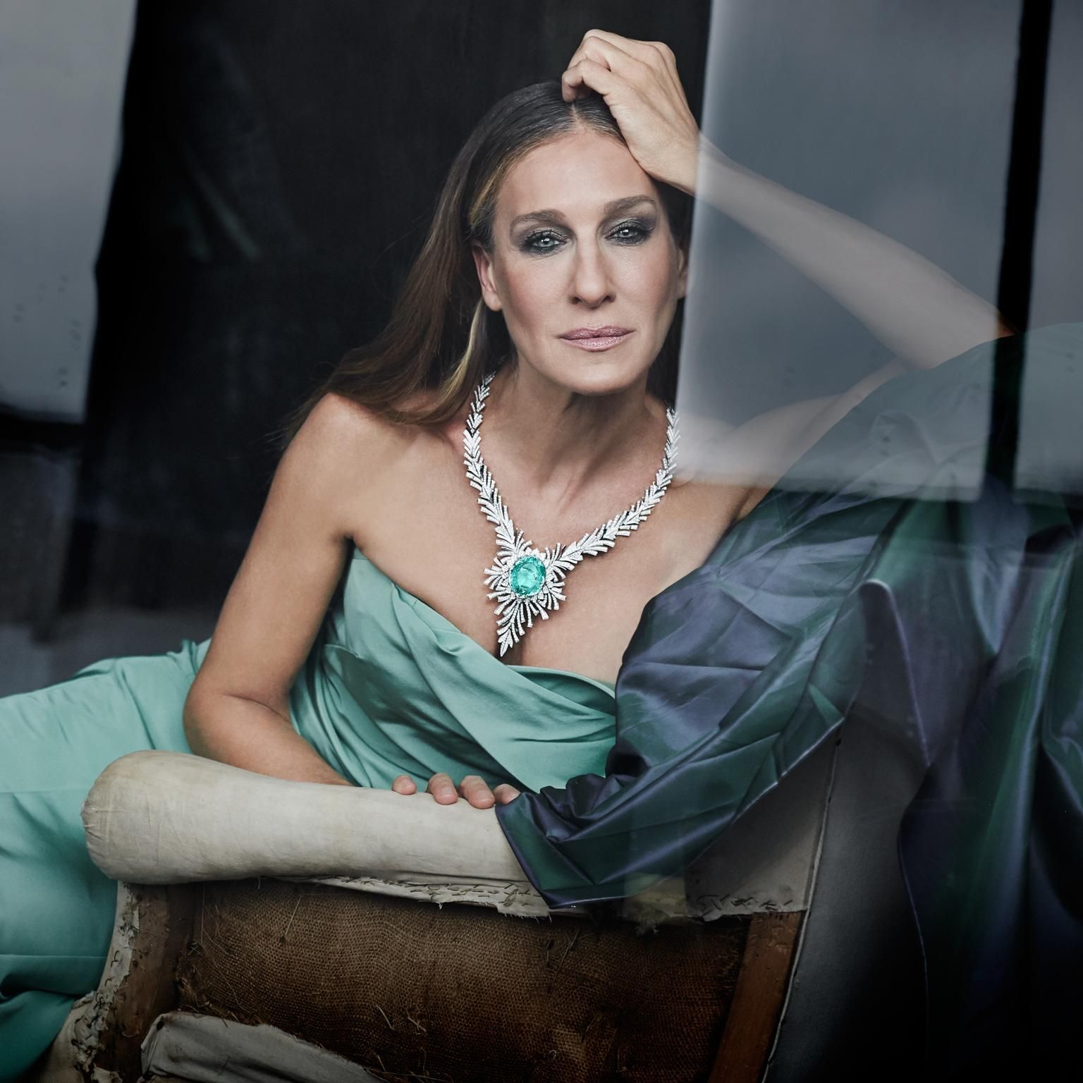 La actriz Sarah Jessica Parker luce una joya de la diseñadora británica Kat Florence.