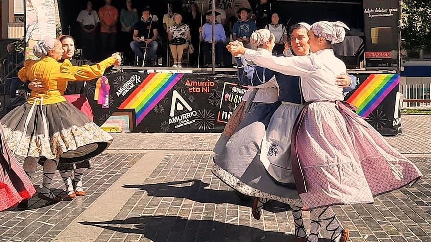 Danzas en el homenaje a los pastores alaveses en el Artzain Eguna de Amurrio
