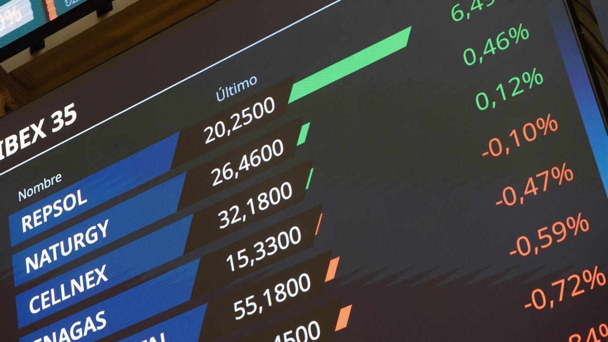 Paneles informativos en el Palacio de la Bolsa de Madrid.