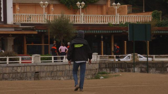 La Ertzaintza inspecciona el lugar del atentado en Getxo en 2003