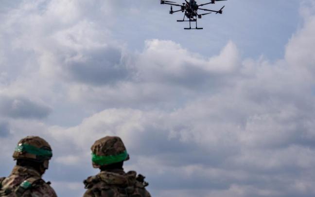 Imagen de archivo de un dron militar en Ucrania.