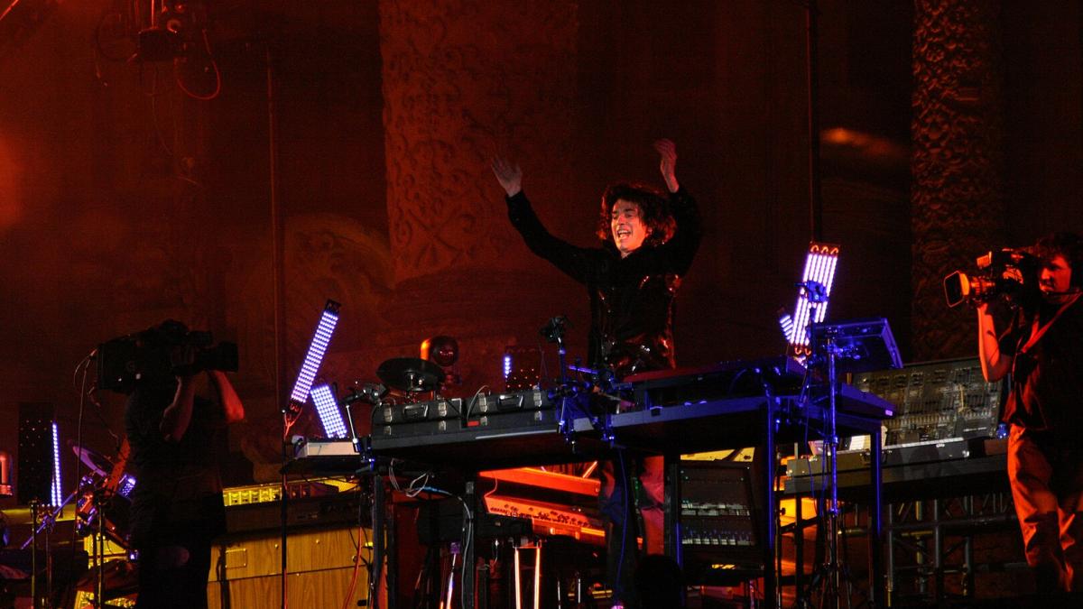 Jean-Michel Jarre durante un concierto en 2010. WIKIPEDIA