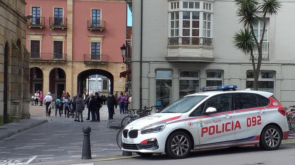 Vehículo de la Policía Local de Gijón