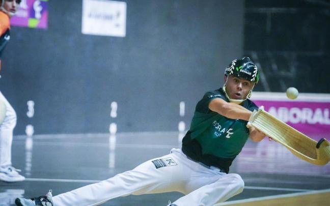 En imágenes: Alex Goitiandia-Lekerika y Urreisti-López suman sus primeros triunfos del Winter Series ante Johan-Gorka y Goixerri-Manci en la jornada inaugural del Winter Series.