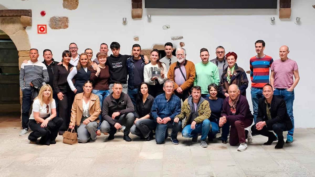 Inauguración de la exposición en homenaje a Lourdes Losada, organizada por la asociación fotográfica Argizpi de Beasain